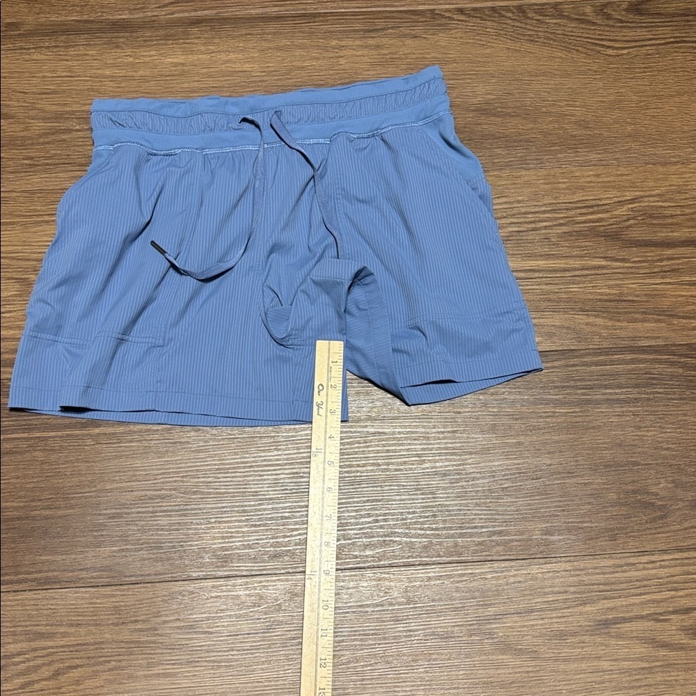 Lululemon Shorts Women’s Dance Studio HR Yoga Gym Oasis Blue Sports Nylon Size:8 - Picture 6 of 6